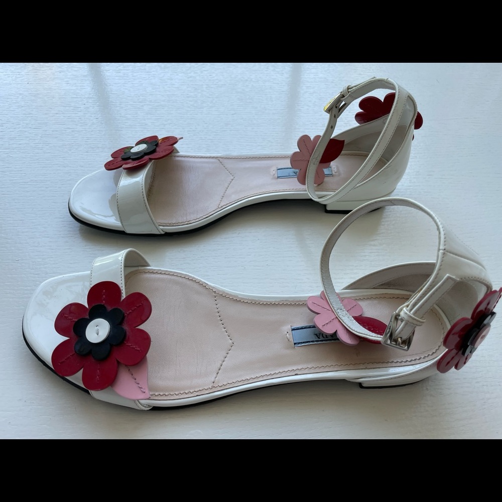 COPY - Prada White Patent Leather Sandals w/ Floral Appliqué Size 9